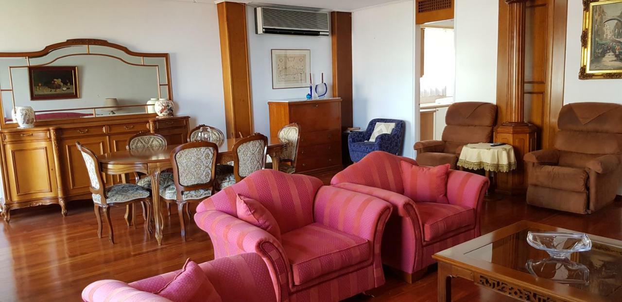 Perfect Beachfront Apartment Athens Exterior photo
